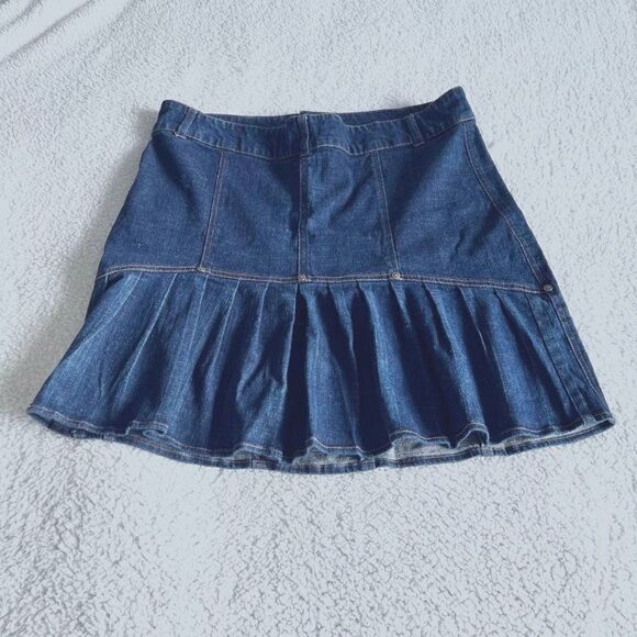 VENUS Dresses & Skirts - Venus Vintage Pleated (Back) Skirt Size 13